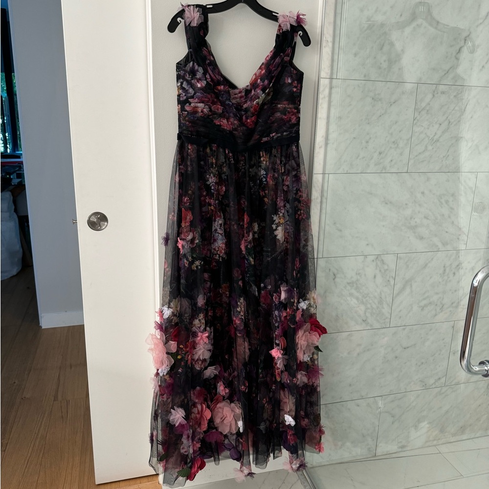 Marchessa Notte maxi formal floral appliqué layered dress size 8